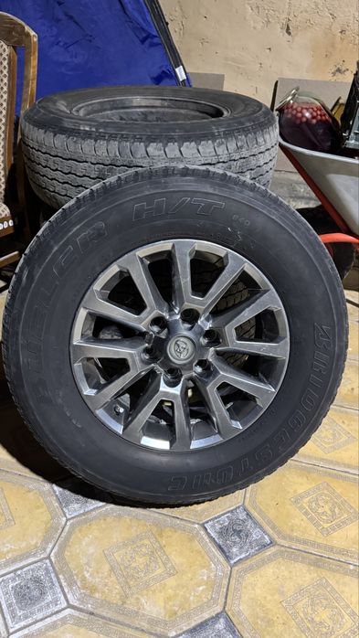 Продаю шины с дисками  Прадо
