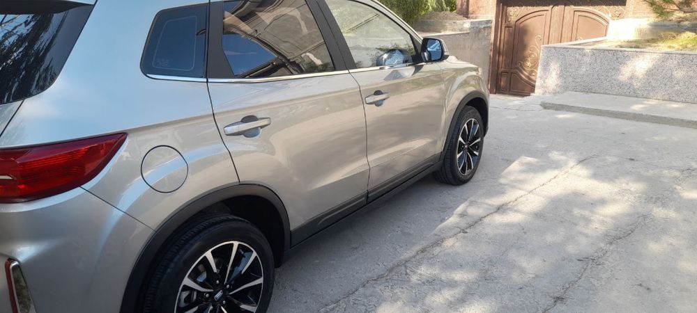 Betune T 33 avtomobil stalnoy shampan rangliy