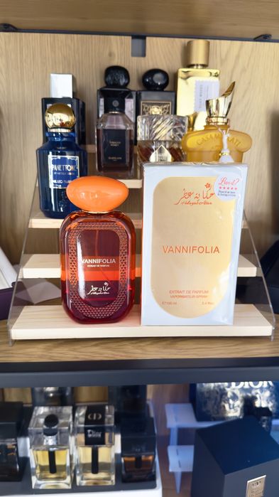 Vannifolia Hekayat Attar