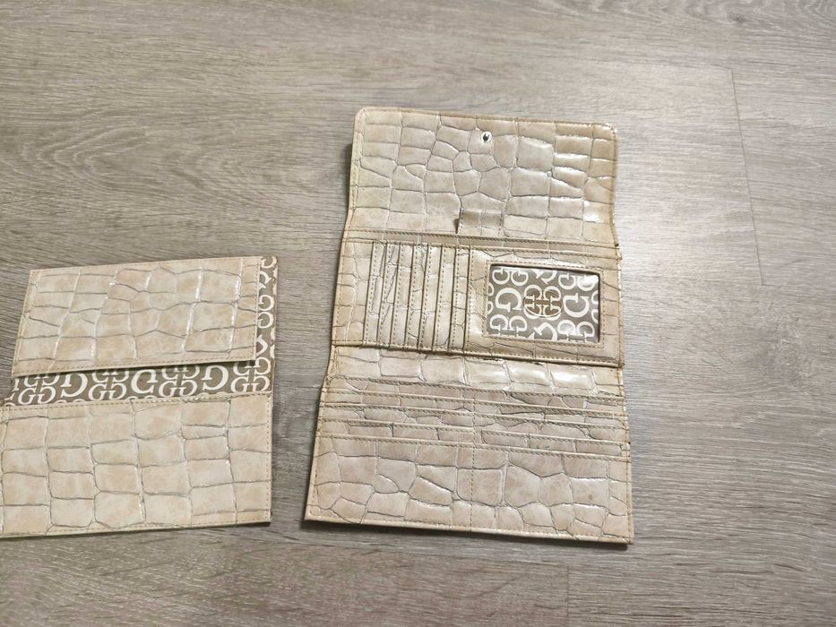 Portofel imitatie piele GUESS Est 1981/50 lei/ doar in Cluj