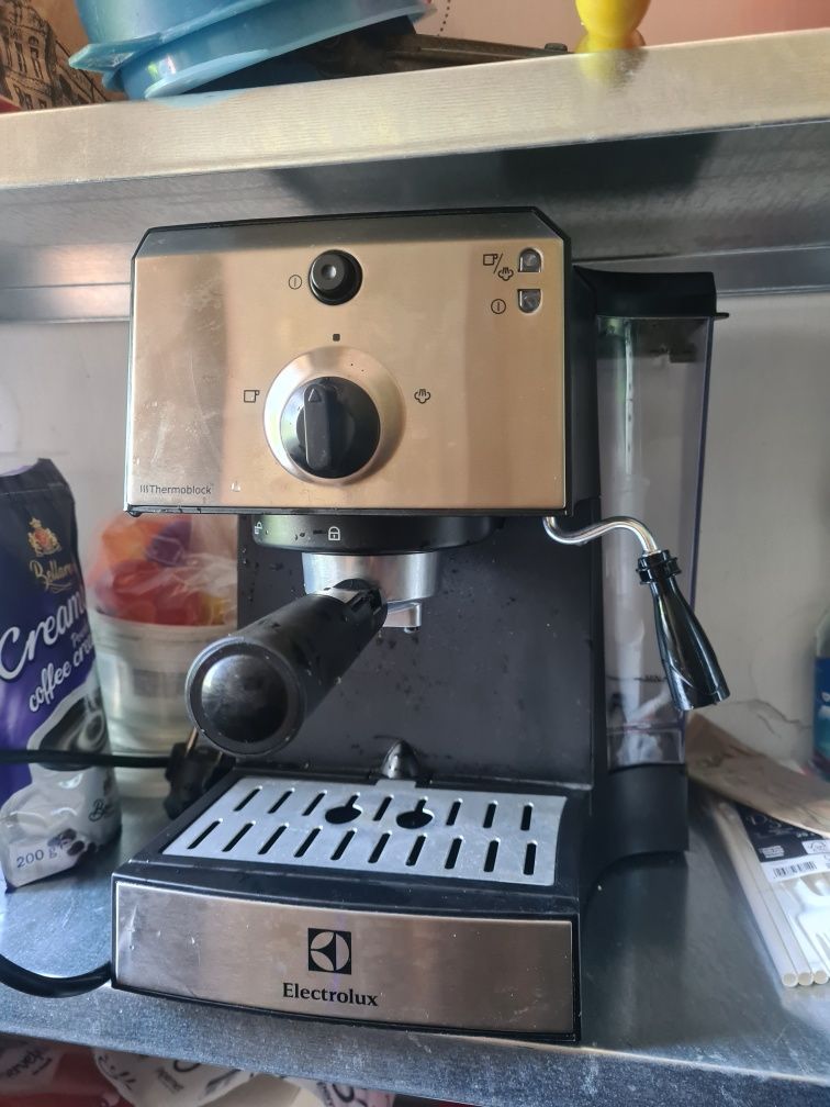 Espressor manual Electrolux