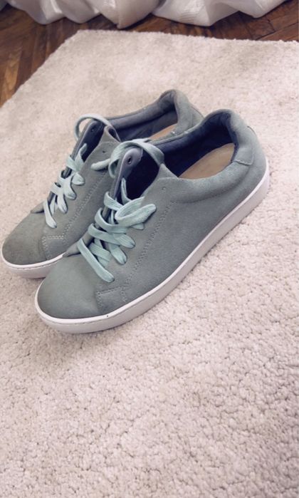 Adidasi Skechers masura 38