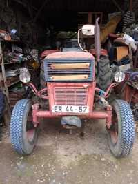 Tractor UTB 445      .