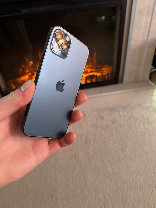 Iphone 12 pro ..като Нов!