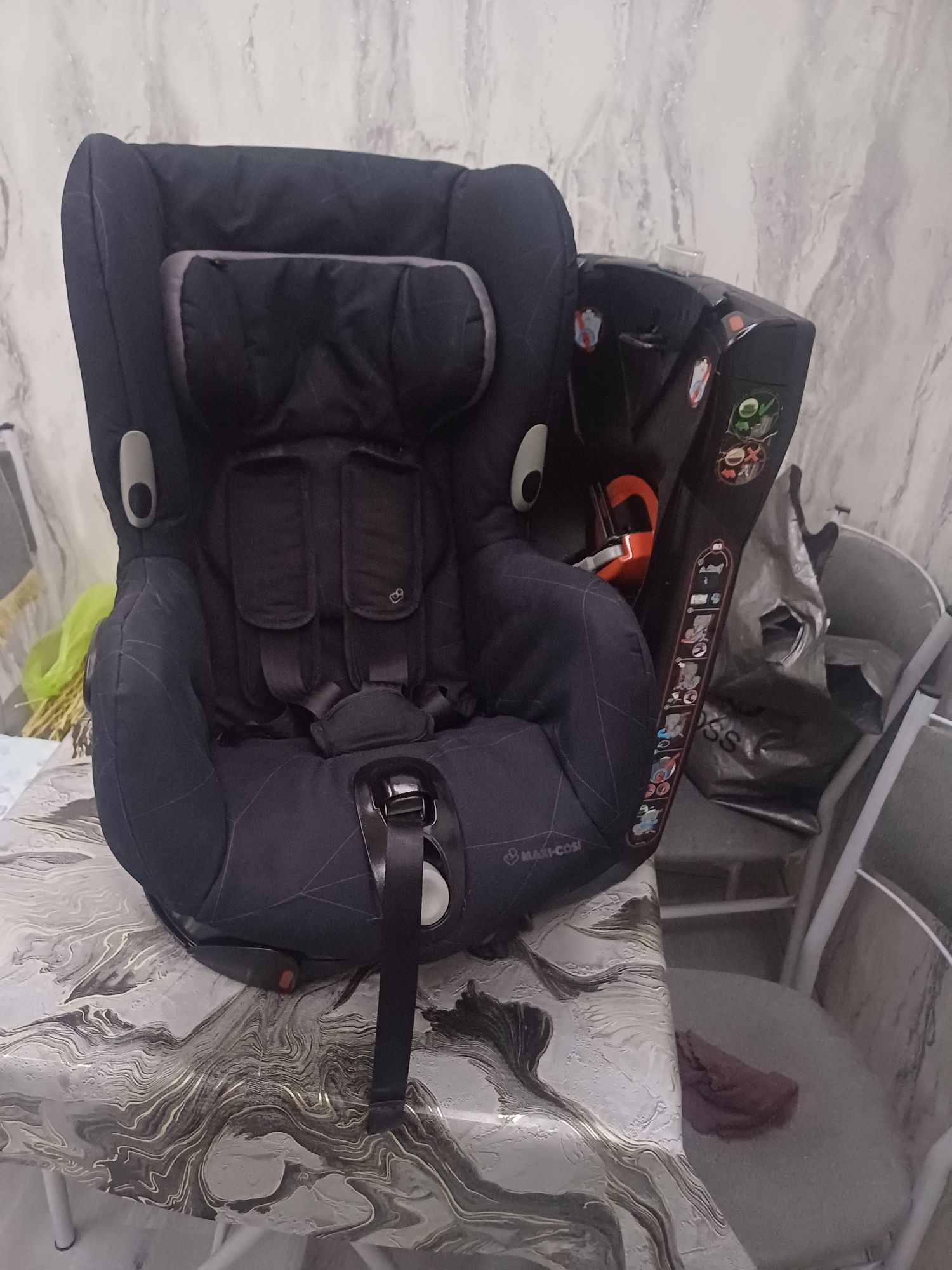 Продаётся фирменный автокресло