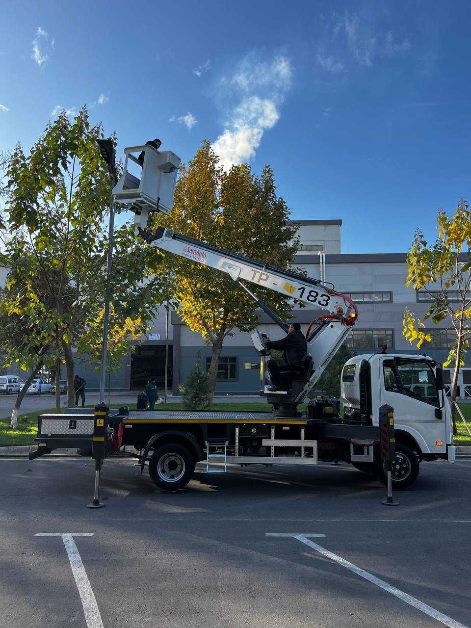 ISUZU NPR75K телескопическая автовышка 18 м