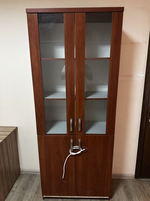 Продам Офисную мебель