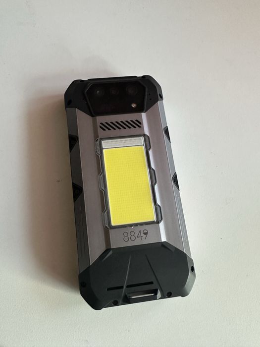 8849 Hike telefon cu lanterna 200m 1200 Lumen