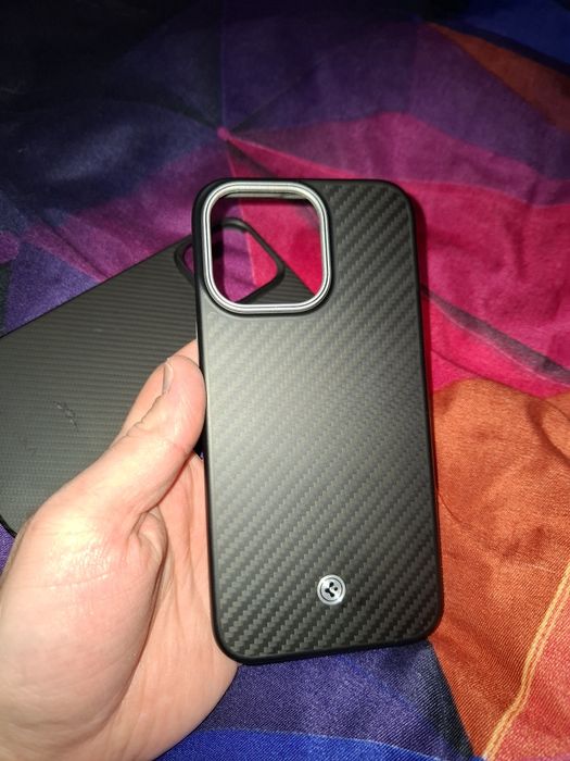 Husa pitaka spigen carbon kevlar iphone 15 pro max