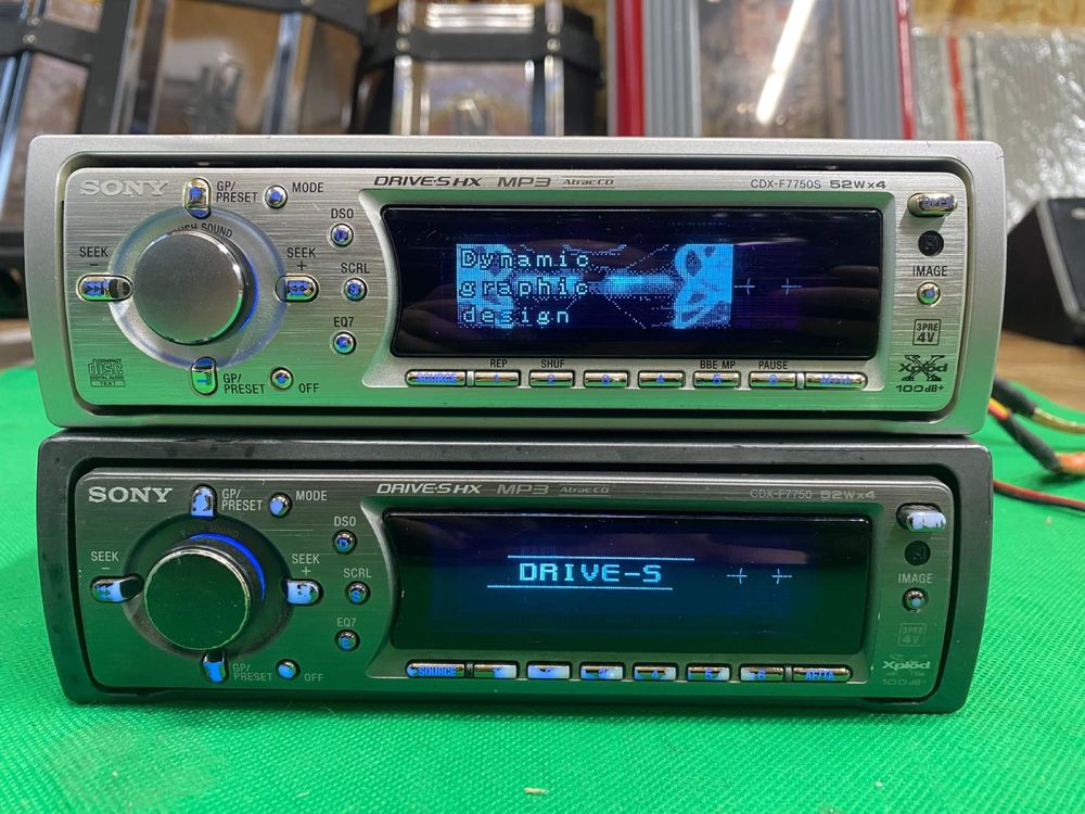 CD player auto Sony CDX F 7750,fata aluminiu