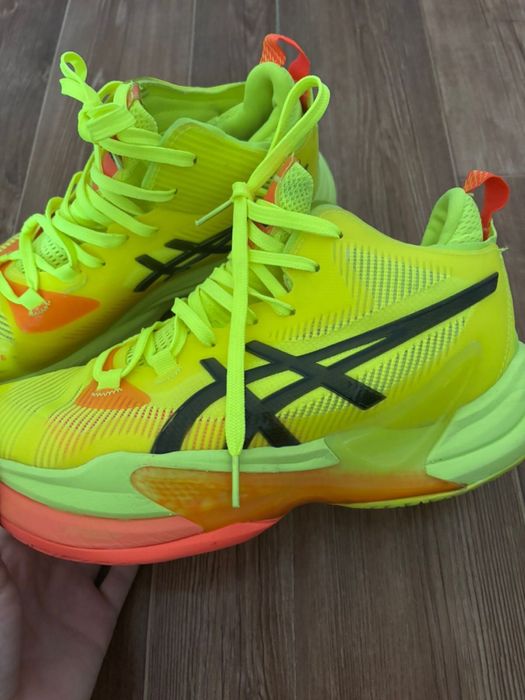 Асикс париж оригинал