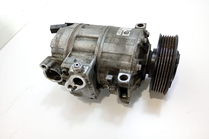 Compresor AC 699357 Volkswagen VW Golf a 5-a generatie