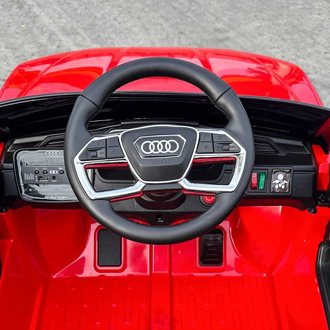 Лицензирана Акумулаторна Кола Audi E-tron Sportback,4x4, 140W,EVA гуми