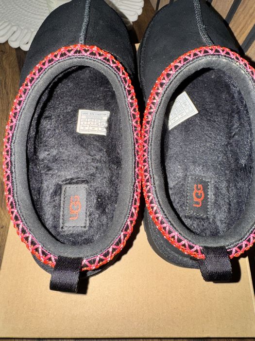 Ugg marime 38…..