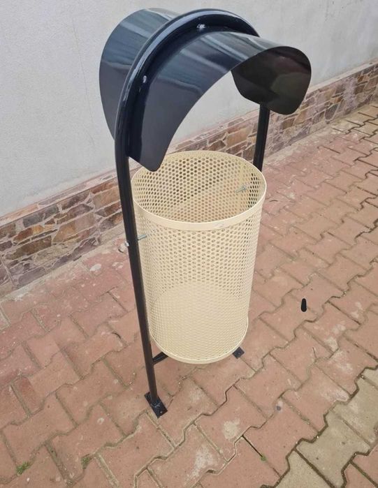 Cos de gunoi  stradal