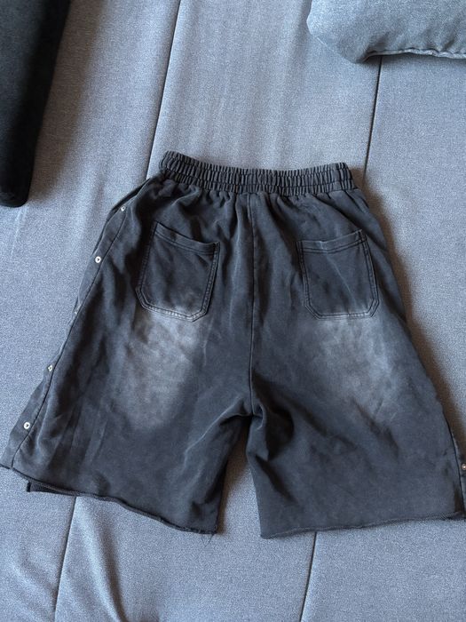 HellStar shorts L-размер