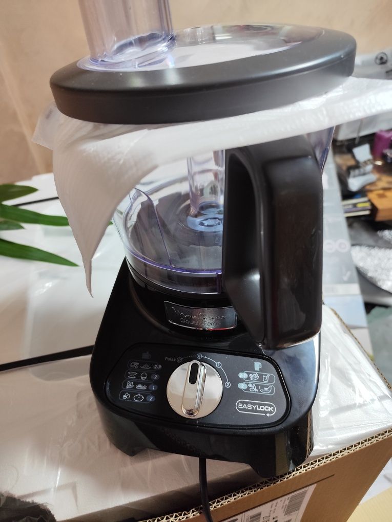 Кухненски робот Moulinex Double Force (FP8218) 1000W
340,00 лв. Origin