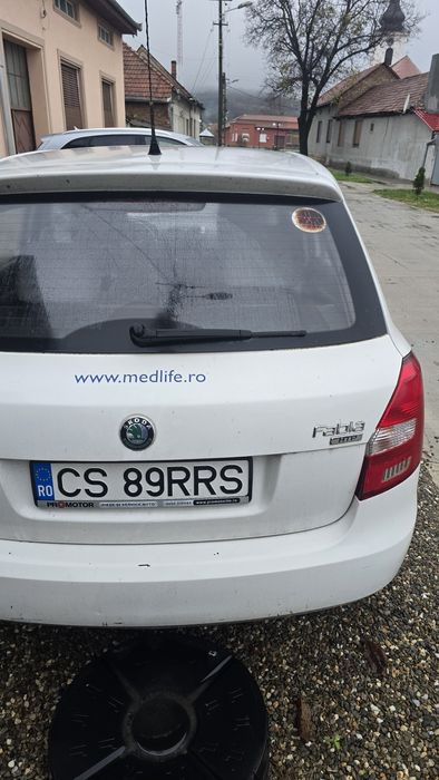 Vând Skoda Fabia 1.2