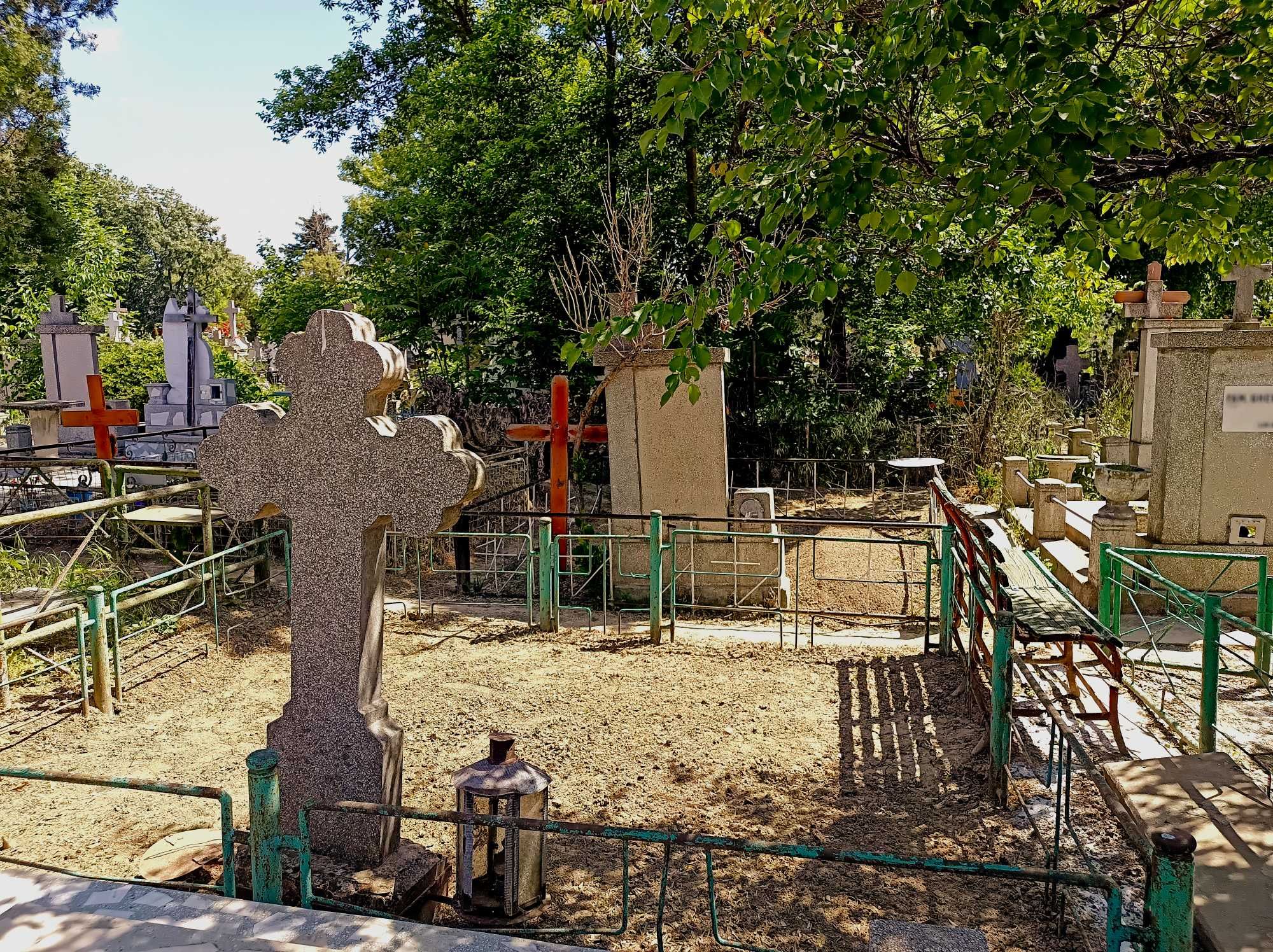 Vand loc de veci dublu in Cimitirul Eternitatea Galati, 3m x 3.6m