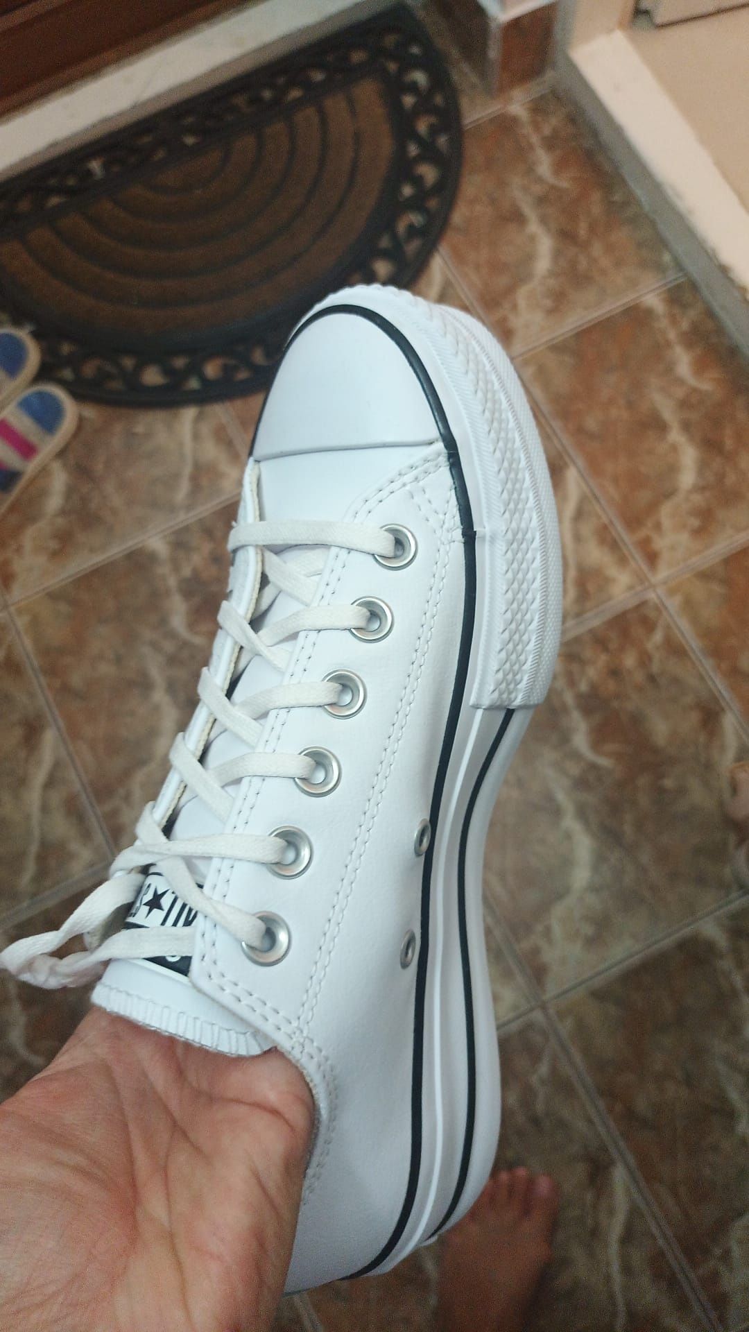 Adidasi Converse piele