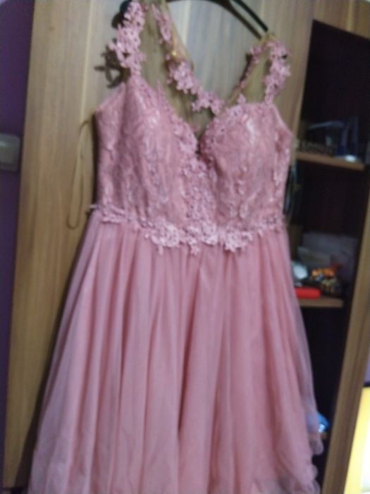 Rochie dantela roz cu perlute noua cu eticheta