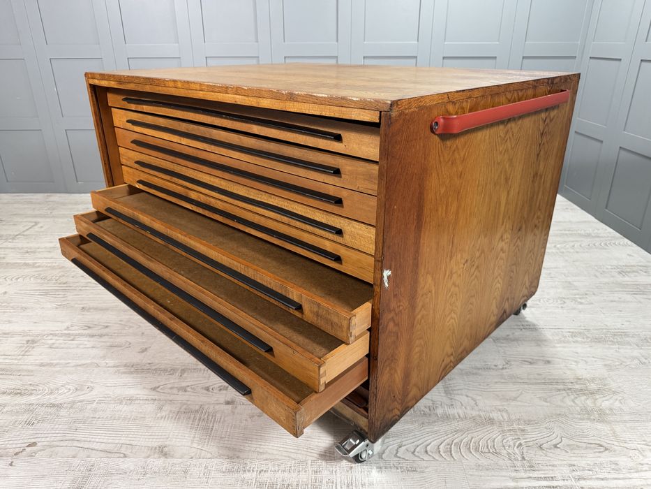 Картографски шкафове от 60-те Р462