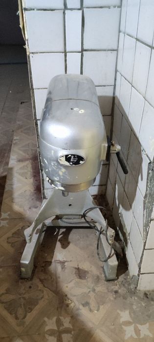 Sotiladi hammasi , shakar aparat ham bor