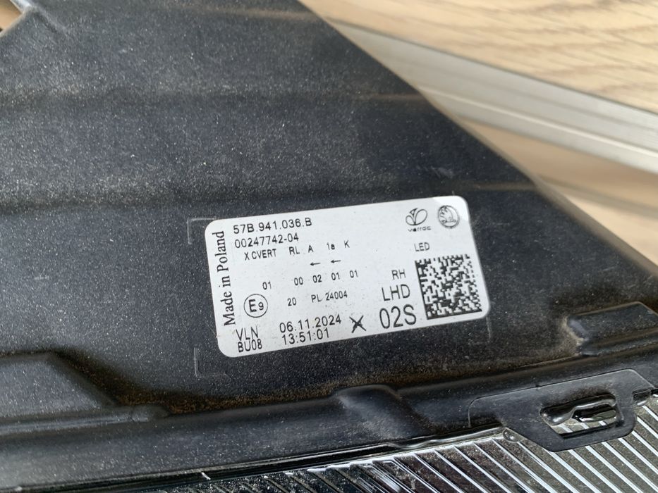 Far Skoda Karoq/dreapta an 2018/2019/2020/2021/2022/2023/2024/2025