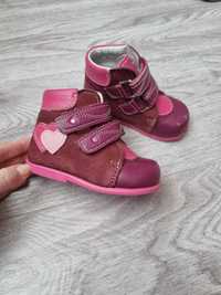 Детская обувь на 2-3 годика
