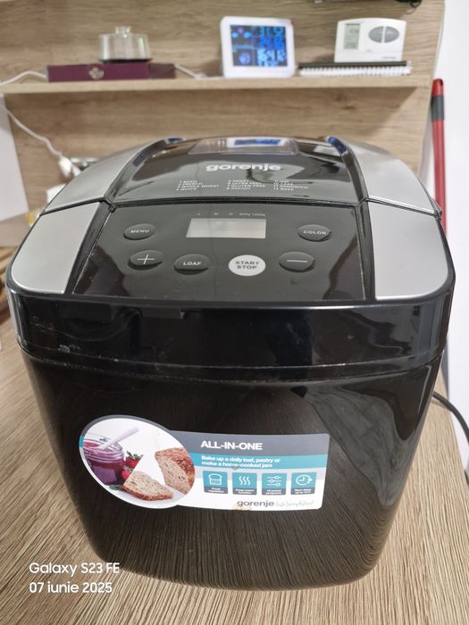 Masina de copt paine GORENJE , 1.2kg, 12 programe, 800W, negru