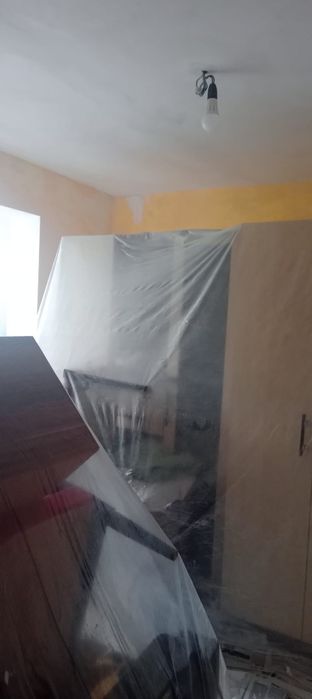 Zugrăveli faianță gresie debarasări apartamente  case mutări