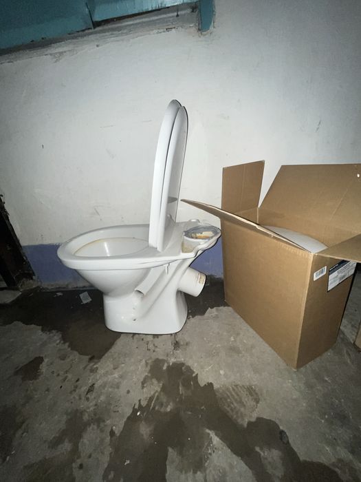 Унитаз с бочком хороши состояние бу