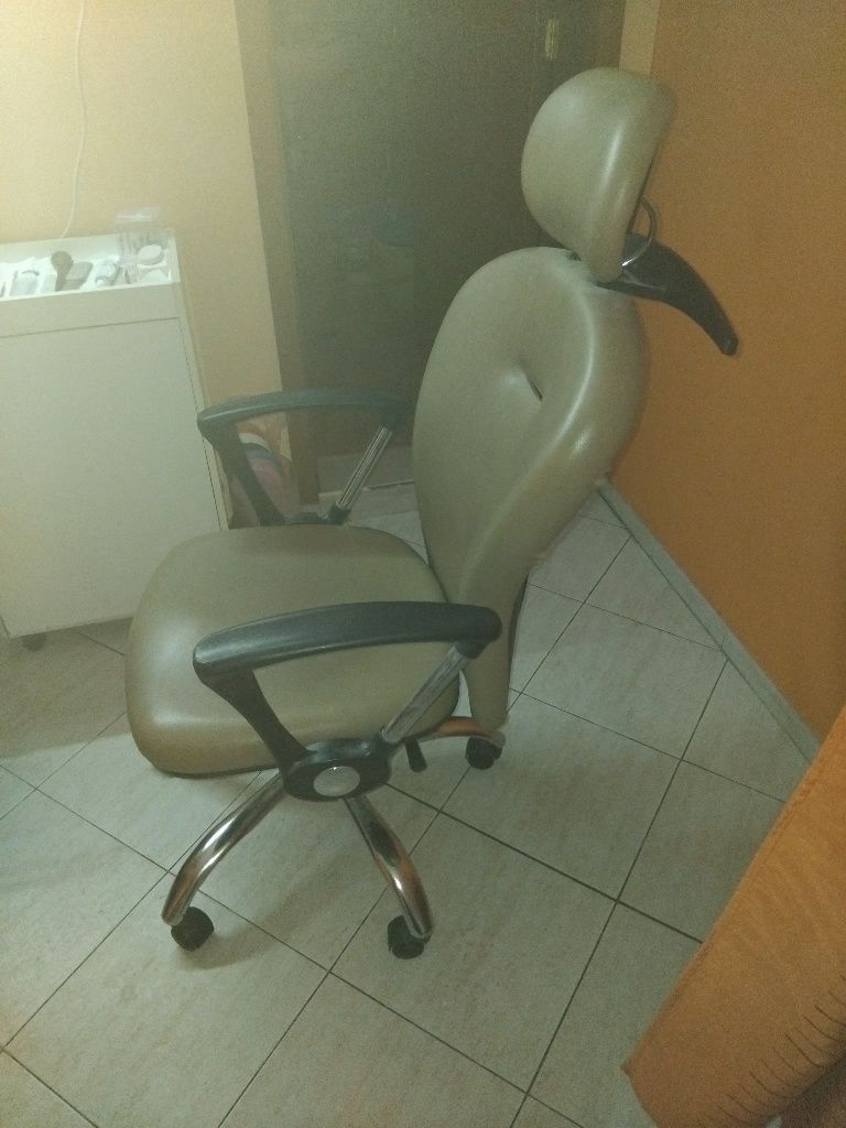 Фризьорски бръснарски стол