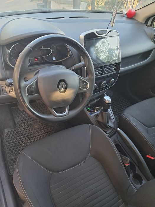 Vând Renault clio