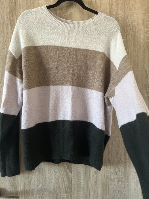 Колекция от дамски пуловери