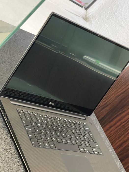 Лаптоп Dell XPS 4k 15,6” 7590 i7 9750H 32Ram 1TB SSD