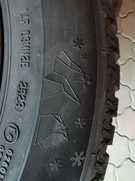 Cauciucuri iarna 215 65 R16 an 2023 anvelope m+s 215 65 16 semperit