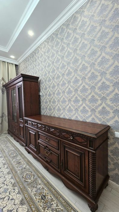 Продаётся сервант и комод  для гостиной комнаты.