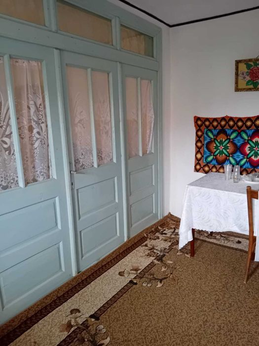 Vând casă bătrânească în comuna Ciorăşti