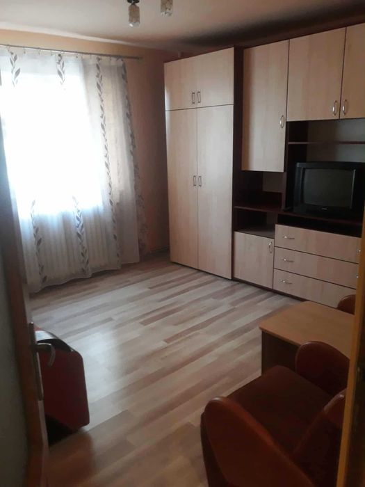 Ap cu 2 camere decomandate in Manastur