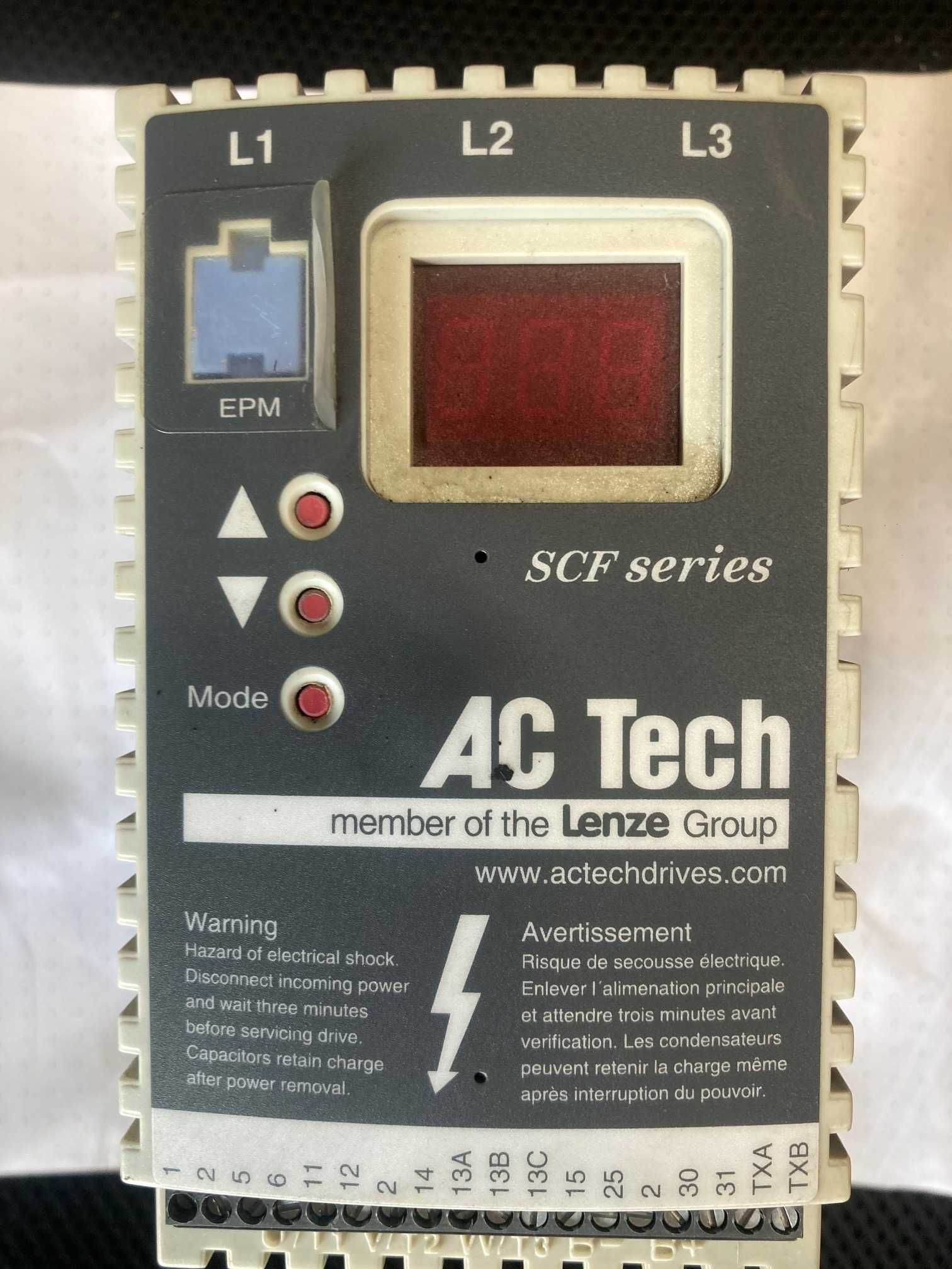 Честотен регулатор(инвертор) Lenze(AC TECH) 0,75кw/400V