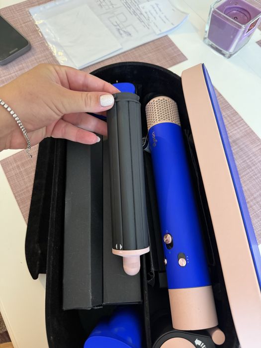 Dyson airwrap изключително запазен