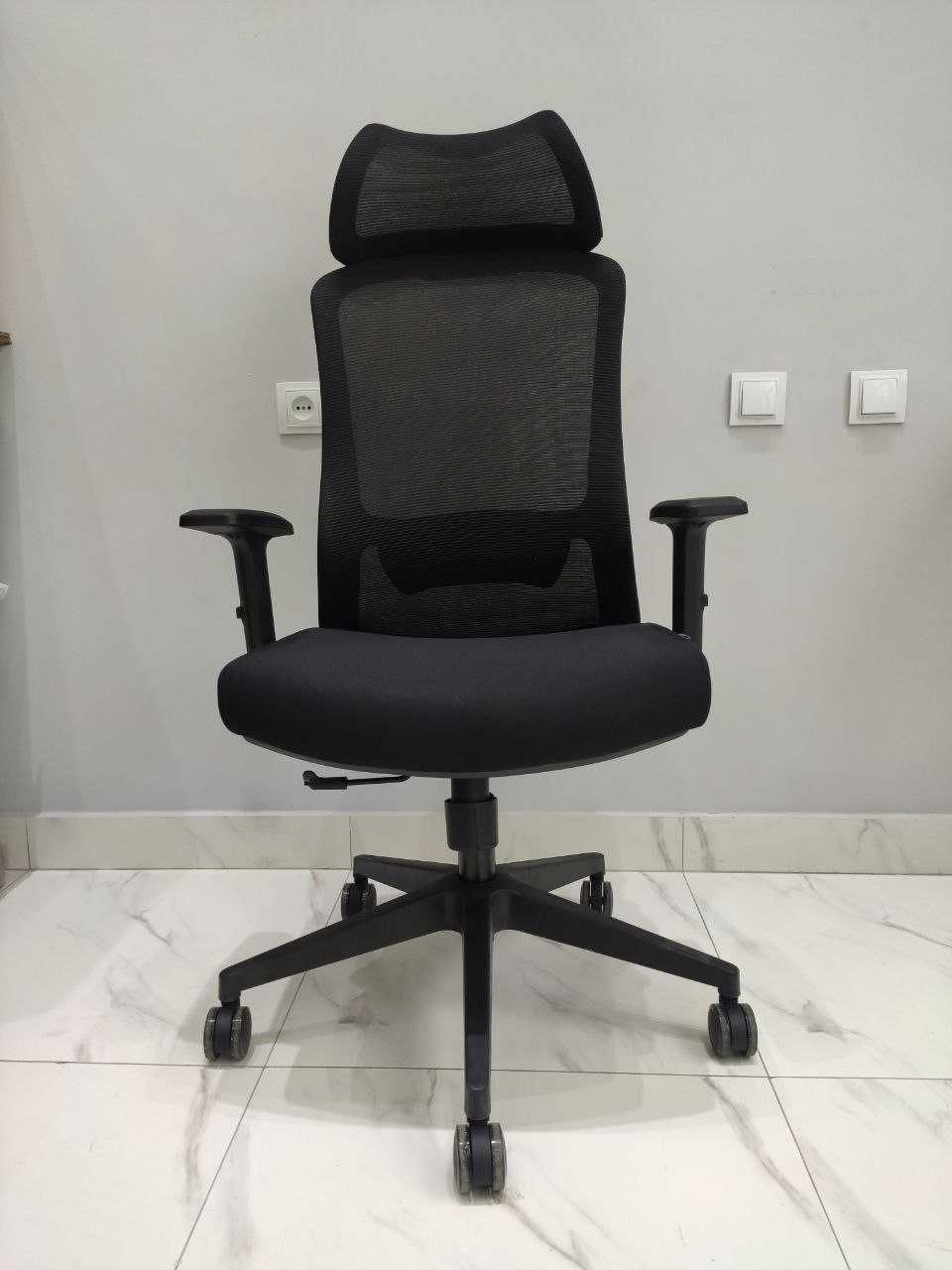 Кресло для офиса BURTON 150kg 4class gazlift