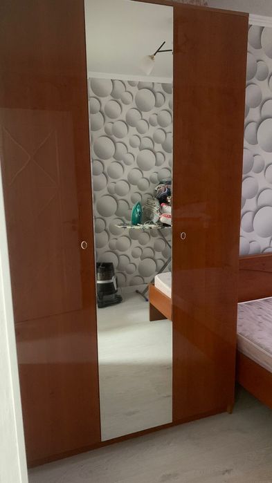 Продам спальный гарнитур.