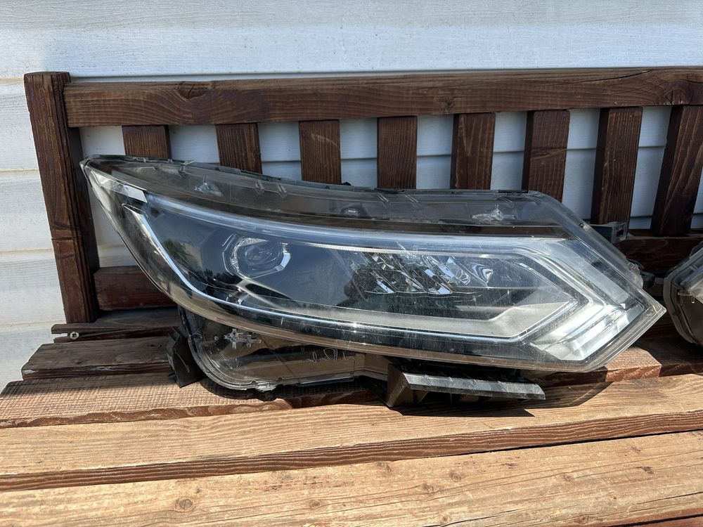 Фар/Фарове Led Xenon за Нисан Кашкай J11 със дефекти!!!