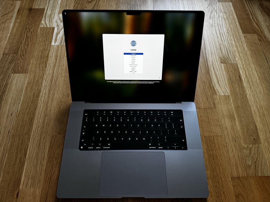 Macbook Pro M1 16 inch 32 GB RAM, 512 GB