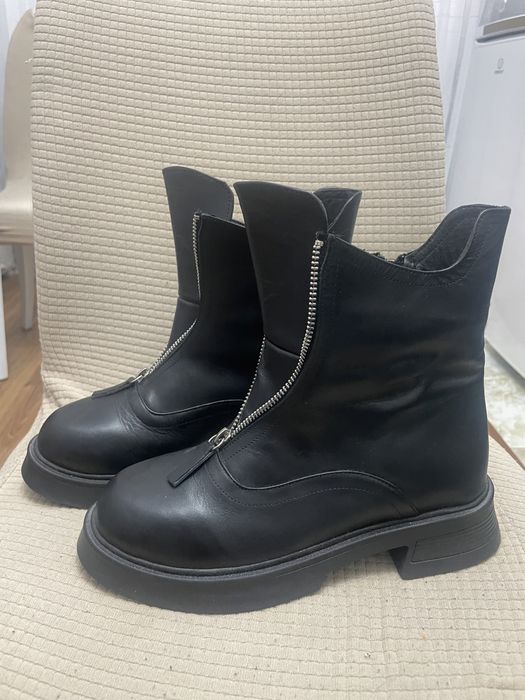 Продам зимние ботинки