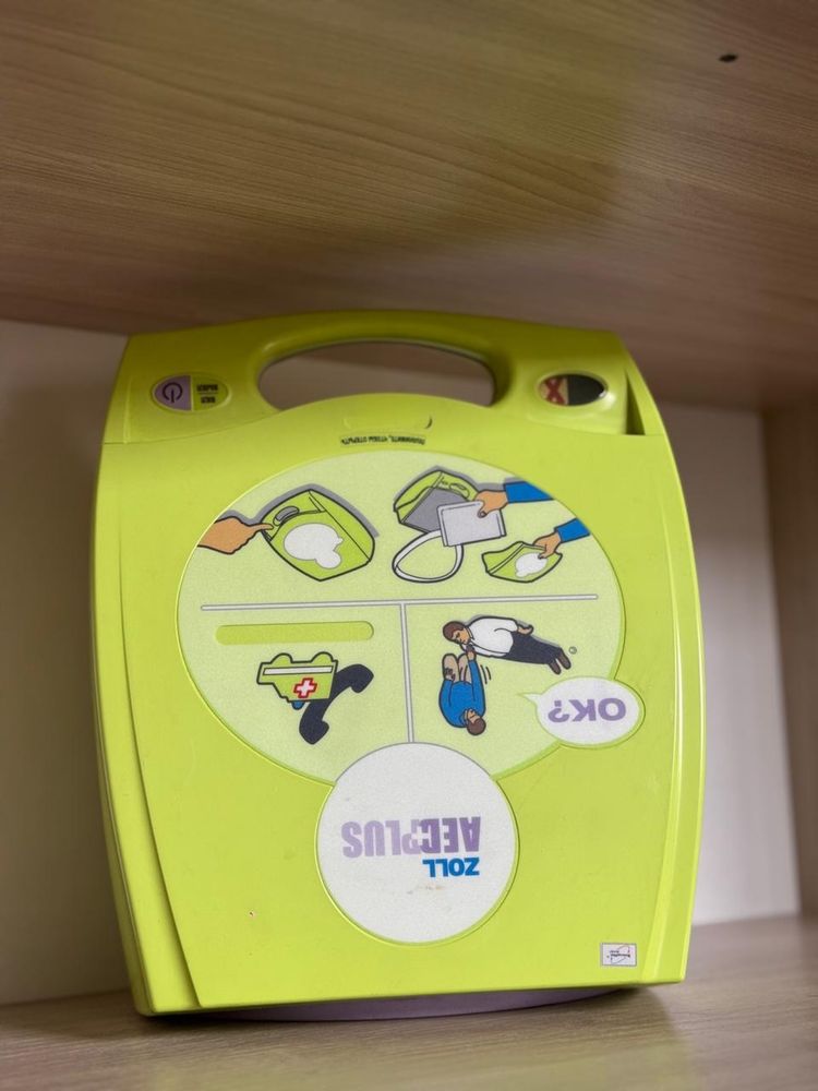 Дефибриллятор ZOLL AED Plus