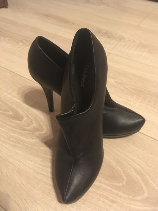 Vand pantofi toc cui Graceland