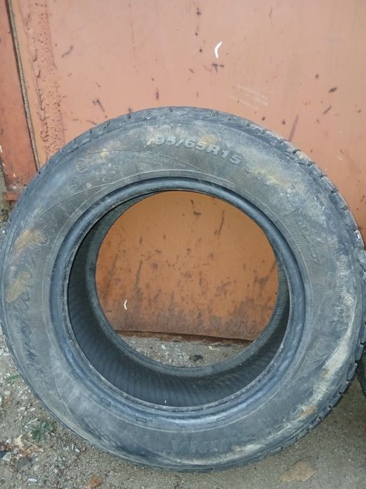 Продам СРОЧНО  зимнюю резину .